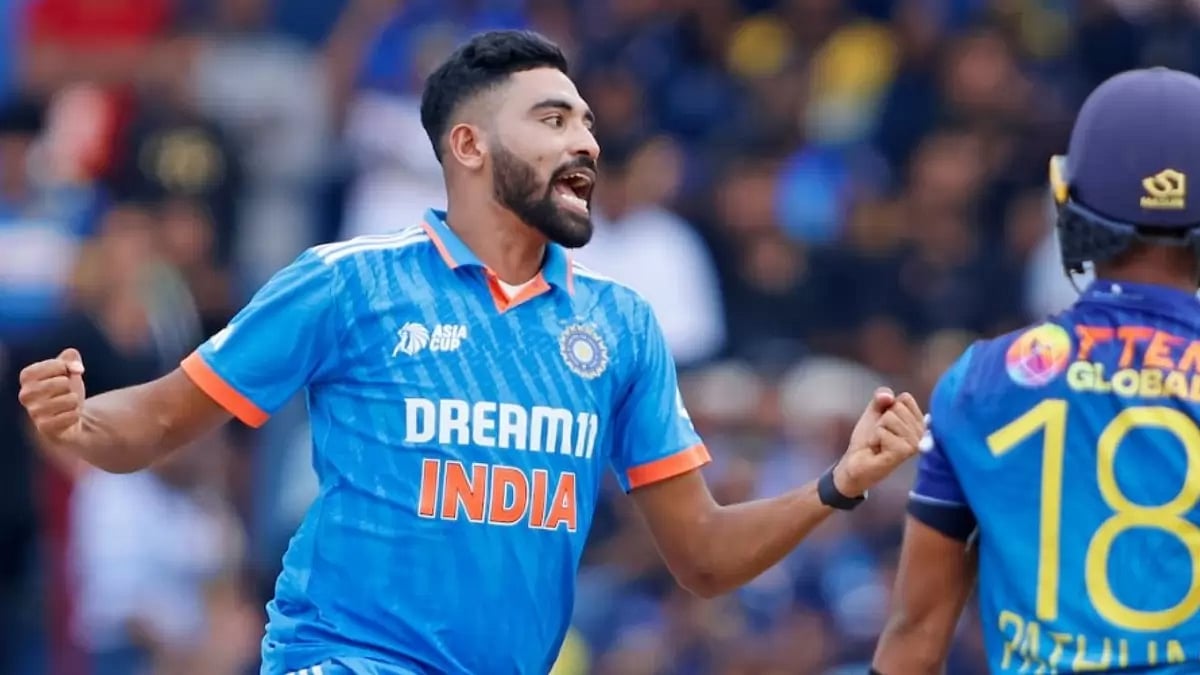 India's Mohammed Siraj celebrates a wicket in the Asia Cup 2023 final