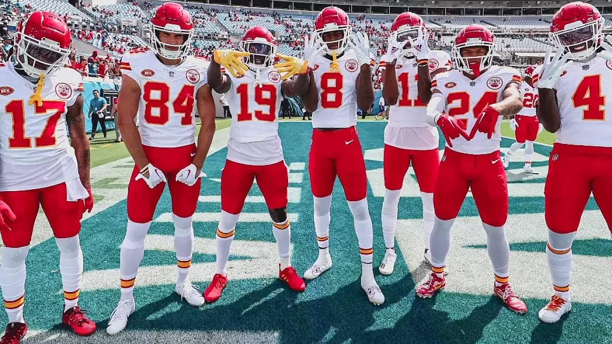 The team ‘Kansas City Chiefs’ poses before the game. 
