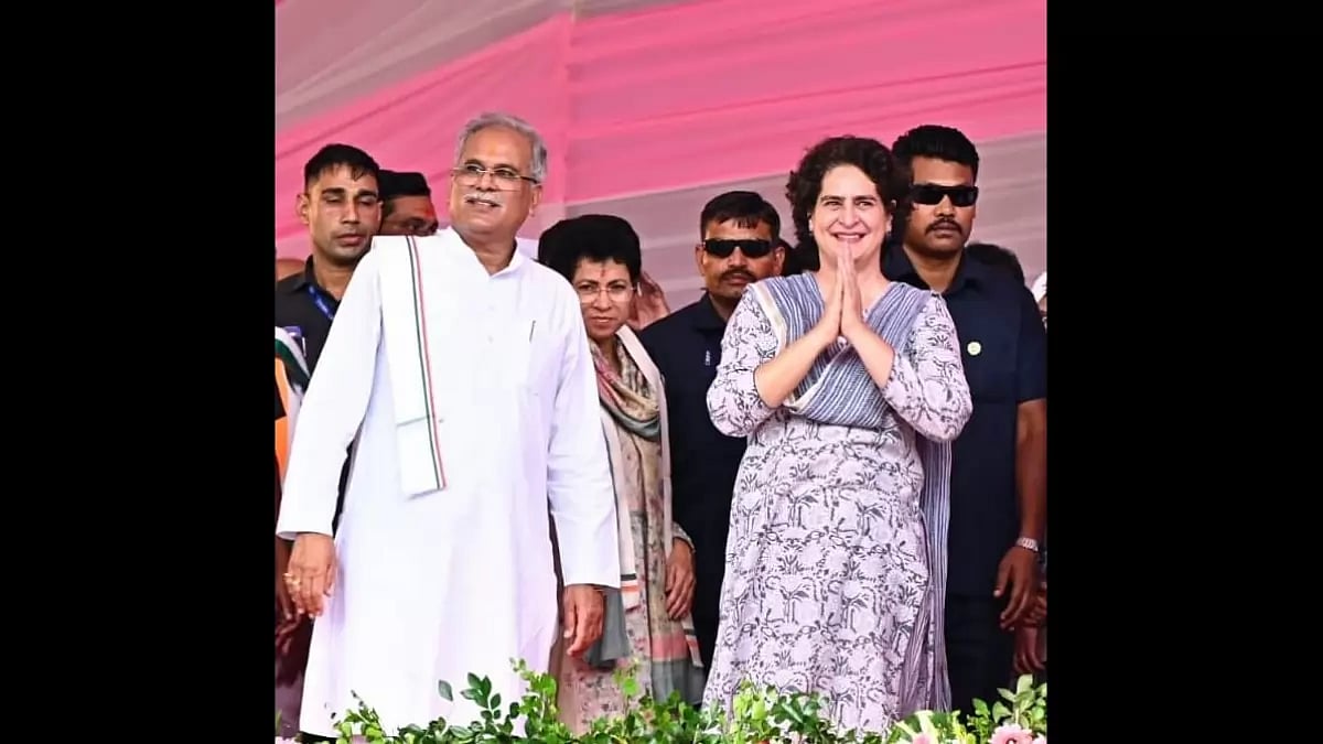 Chief Minister Mr. Bhupesh Baghel and Mrs. Priyanka Gandhi at Mahila Samriddhi Sammelan