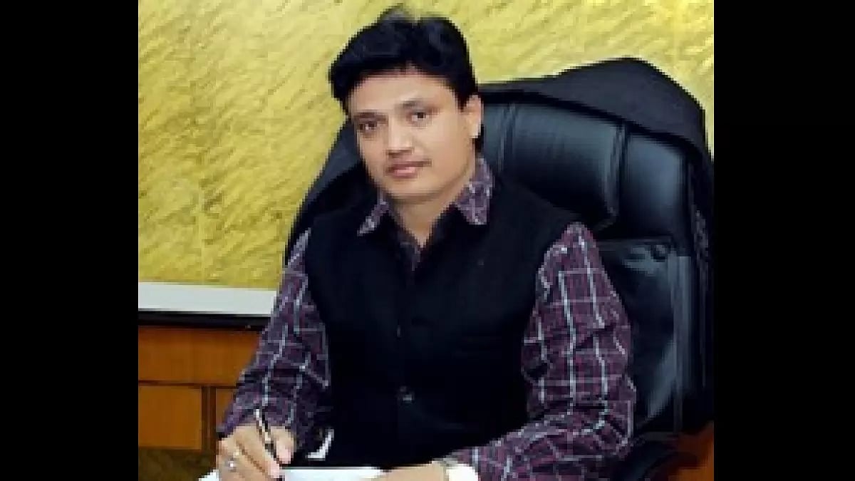  Devendra Gangal