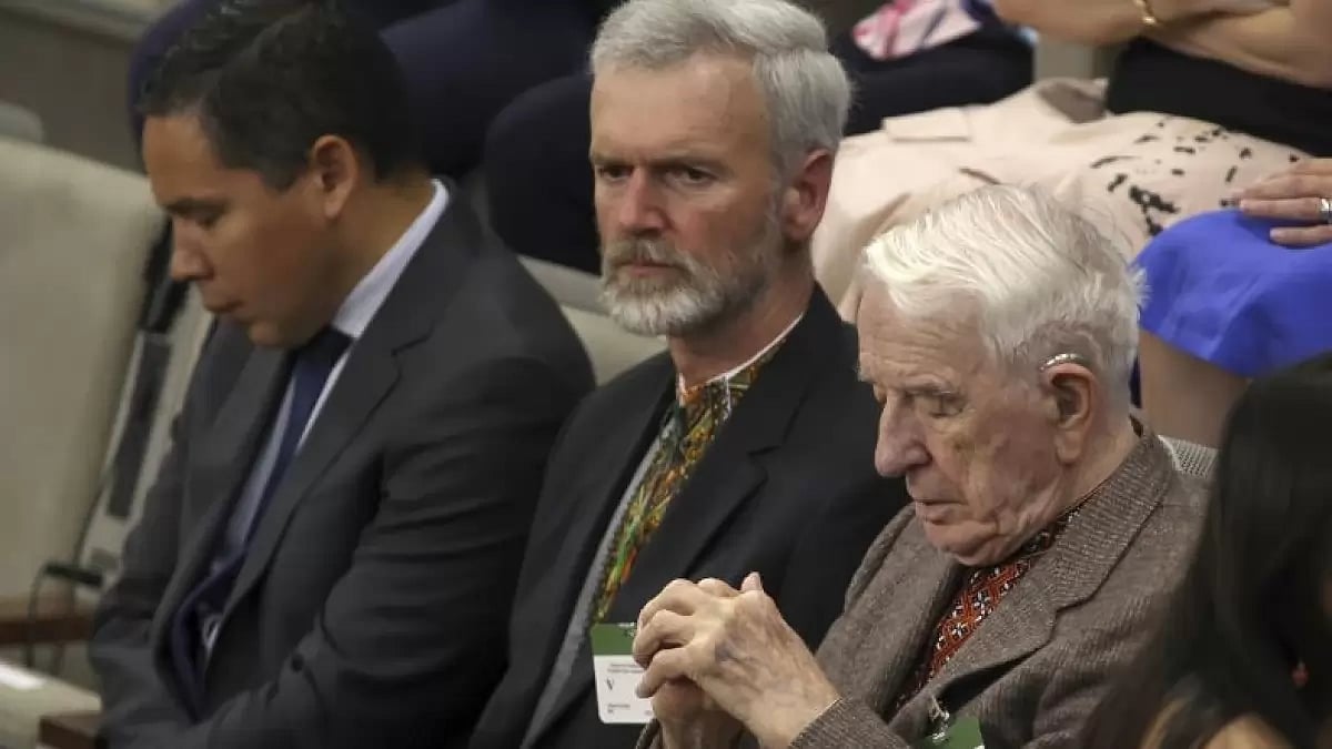 Yaroslav Hunka, on the right, at the House of Commons, Canada.