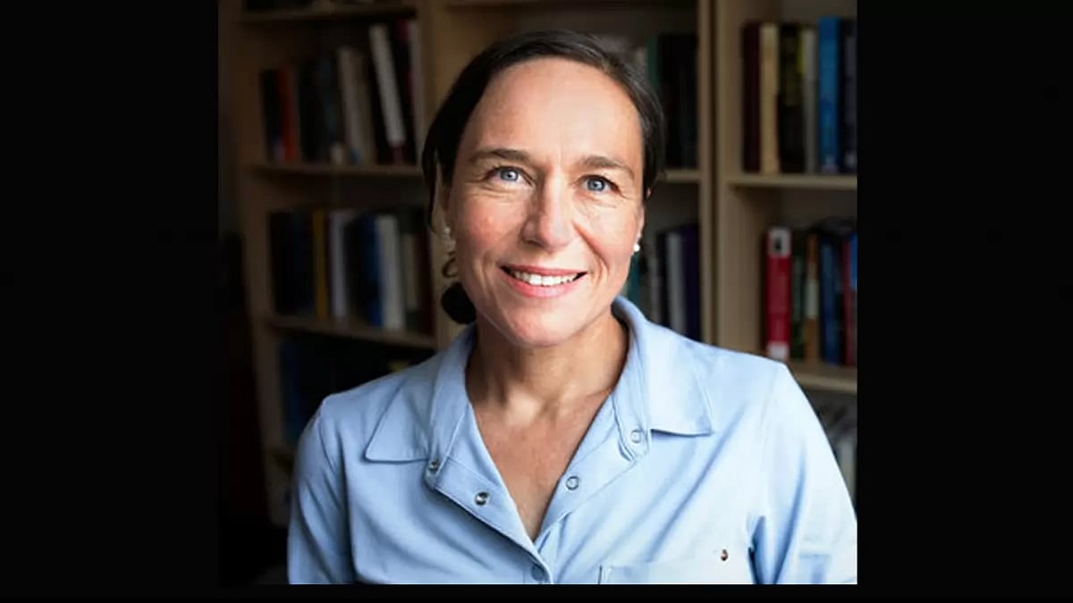 Amelia Glaser