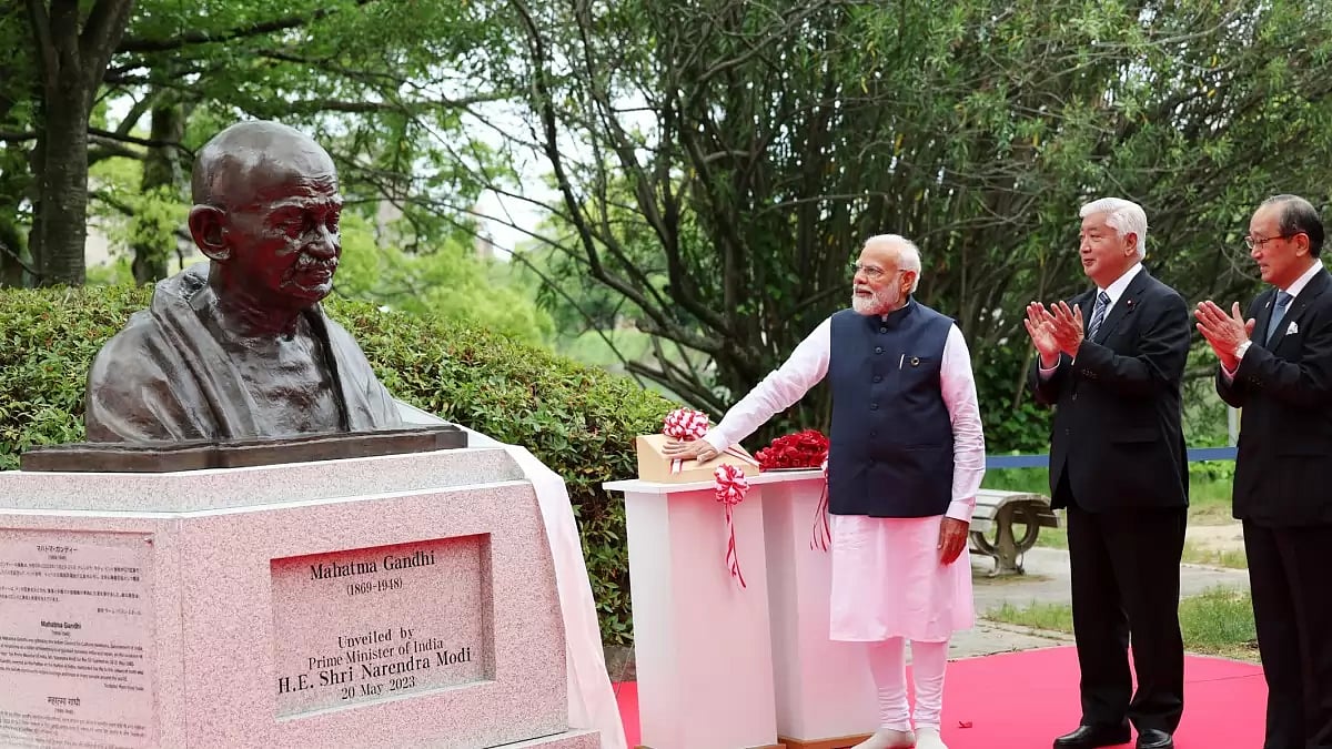 PM unveiling the bust of Mahatma Gandhi, in Hiroshima, Japan - null