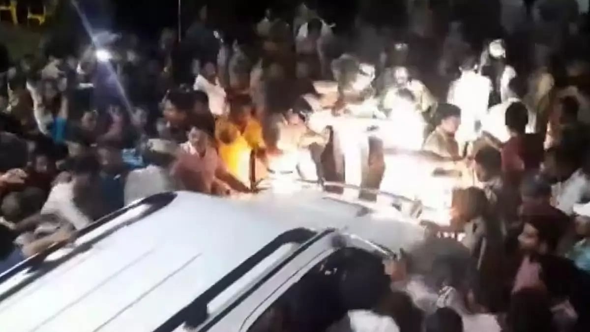 Guntur Police arrested TDP leader and former minister Bandaru Satyanarayana Murthy at his residence.