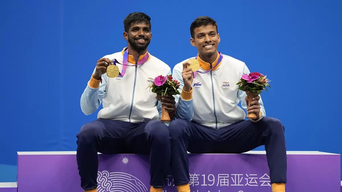Satwiksairaj-Chirag pair posing with their Asian Games 2023 gold medal