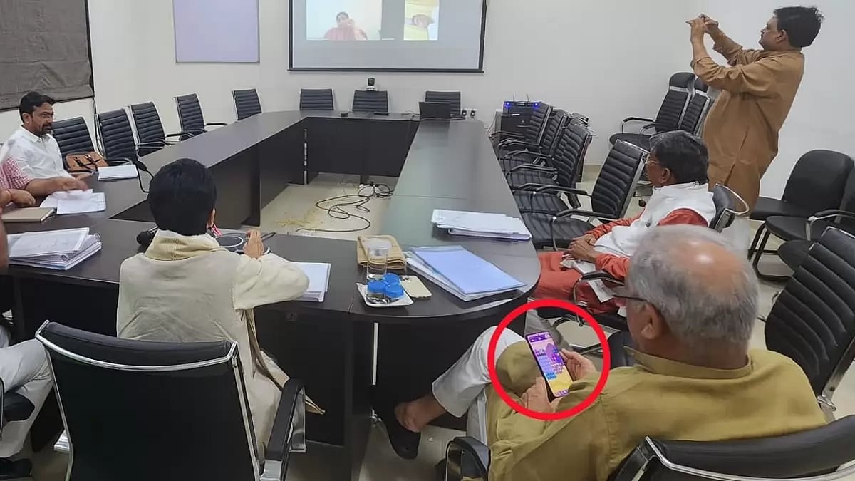 Amit Malviya shared a photo of Chhattisgarh CM Bhupesh Bhaghel playing game on phone during meeting.