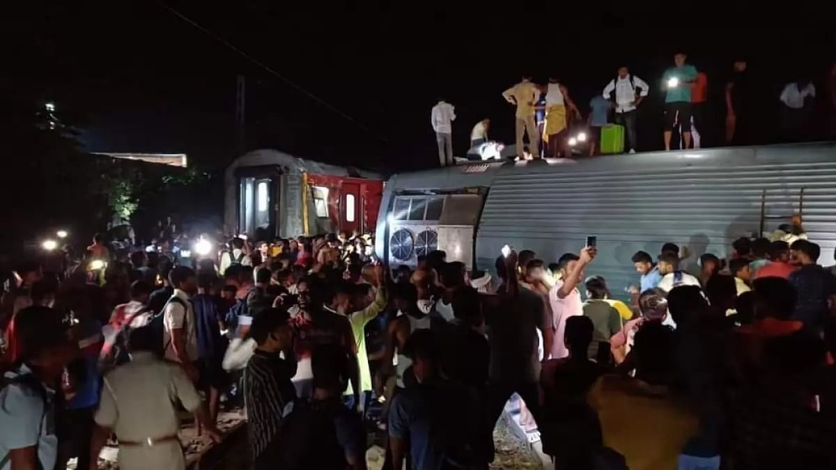 Northeast Express derails in Bihar's Buxar district