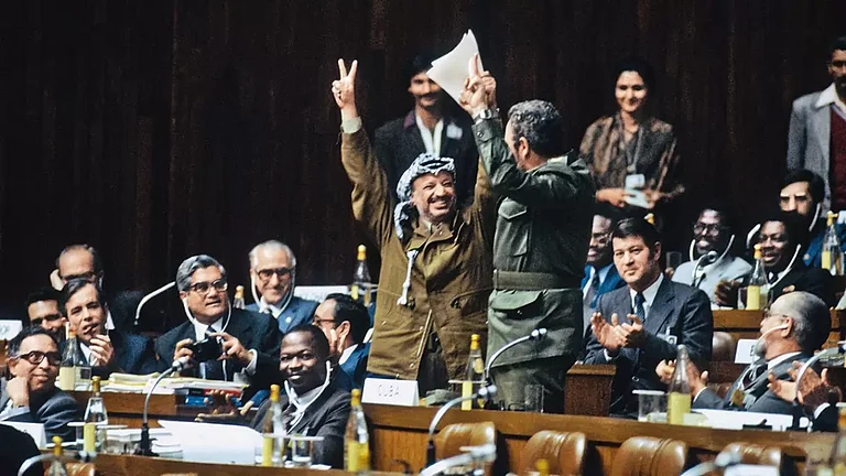 In Olden Times: Palestinian leader Yasser Arafat and Cuban President Fidel Castro at the NAM Summit in New Delhi in 1983 - null
