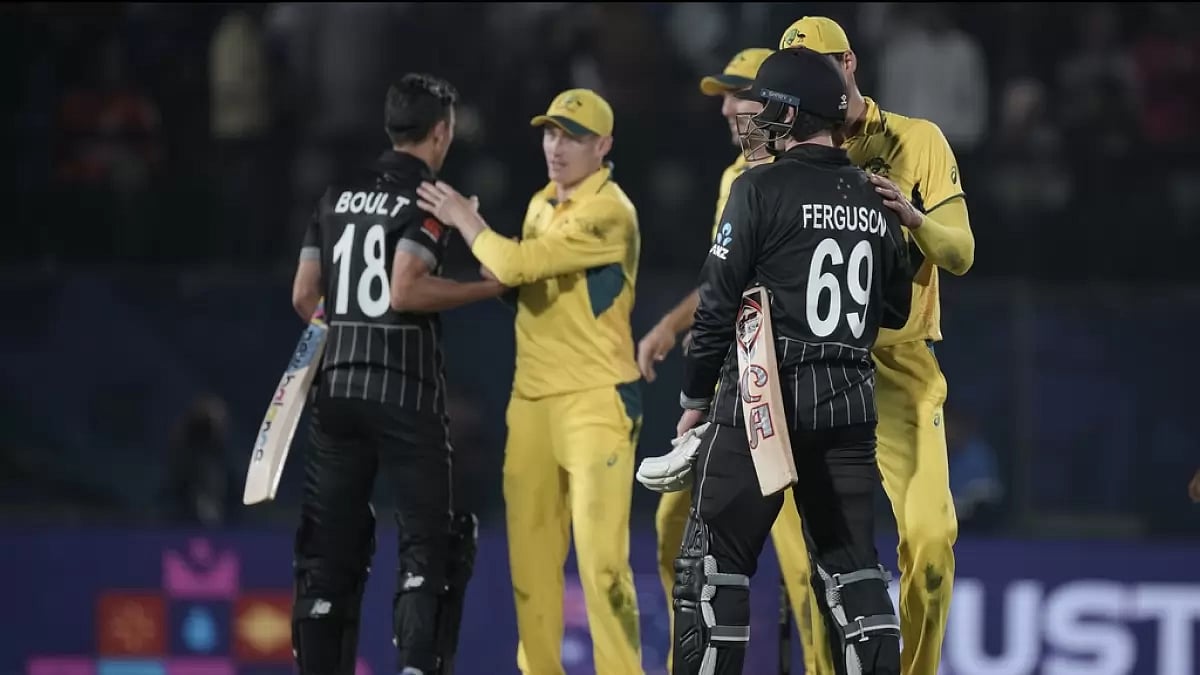 Australia and New Zealand players meeting each other after Aussies won by 5 runs