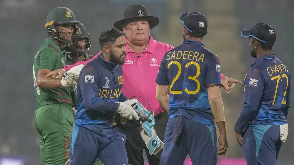 Things get heated up during the Bangladesh vs Sri Lanka game in Delhi.