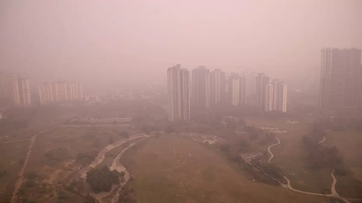 Smog in Noida