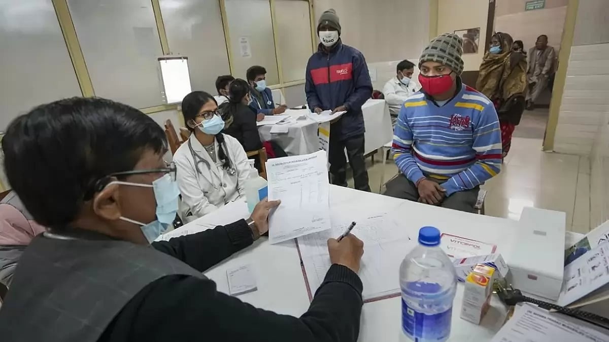 The Tamil Nadu government has ramped up efforts to prevent and treat mosquito-born diseases. It is holding at least 1,000 fever camps daily from Sunday. (Representative Photo)
