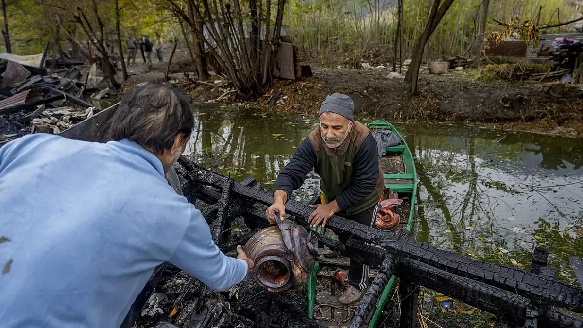 Kashmir Houseboats Fire