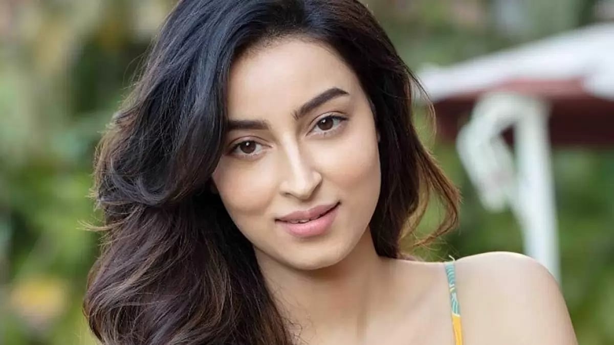 Actress Chandni Sharma