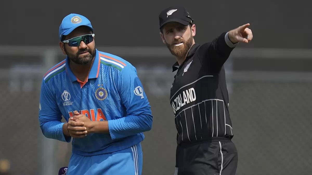 Rohit Sharma and Kane Williamson at the toss for the IND vs NZ semi-final of the 2023 ODI World Cup.