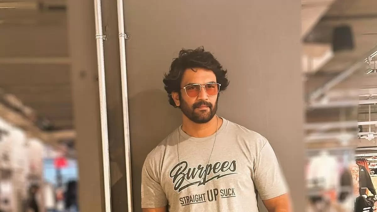 Instagram : Sharad Kelkar