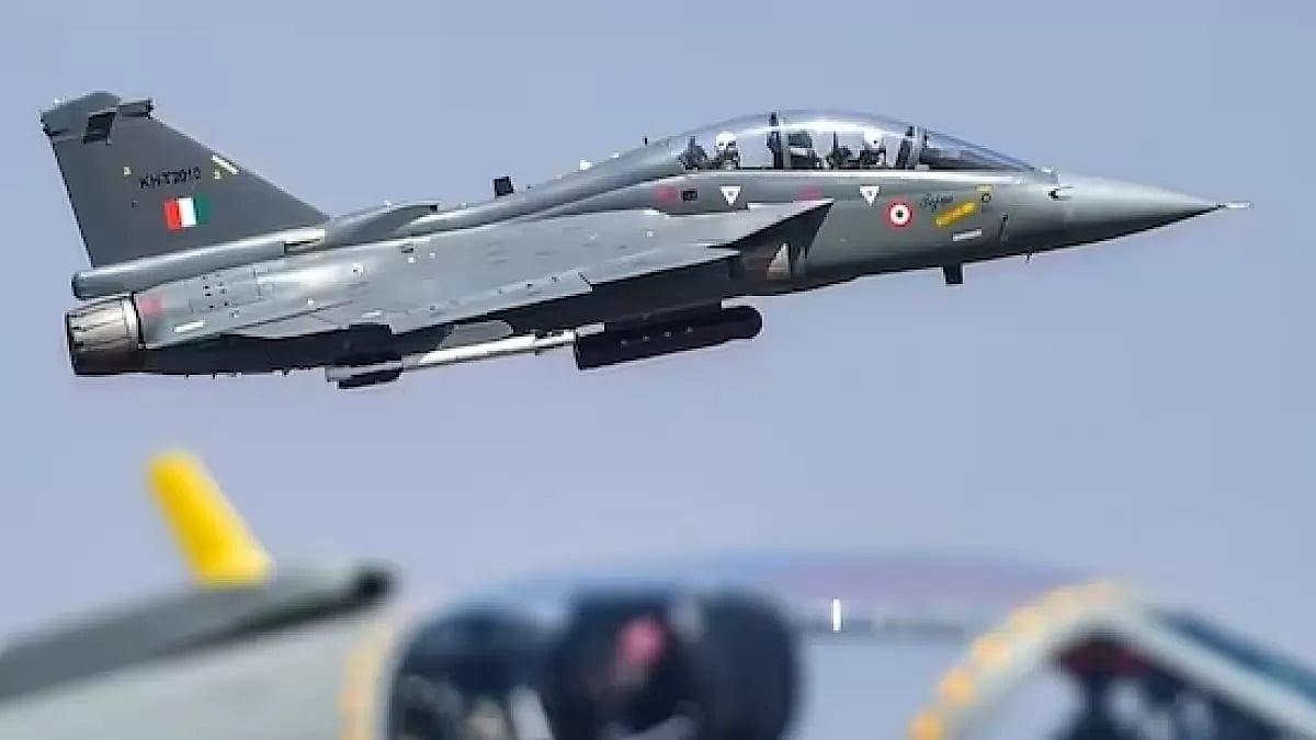 Tejas Fighter Jet - null