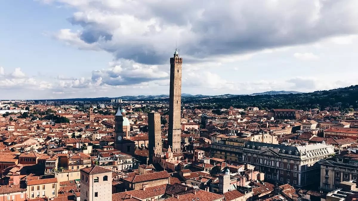 Garisenda and Asinelli towers in Bologna, Italy.