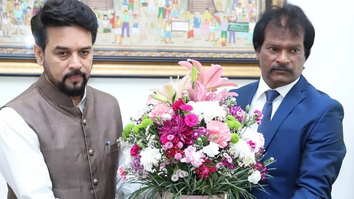 File image of Dhanraj Pillay (R)