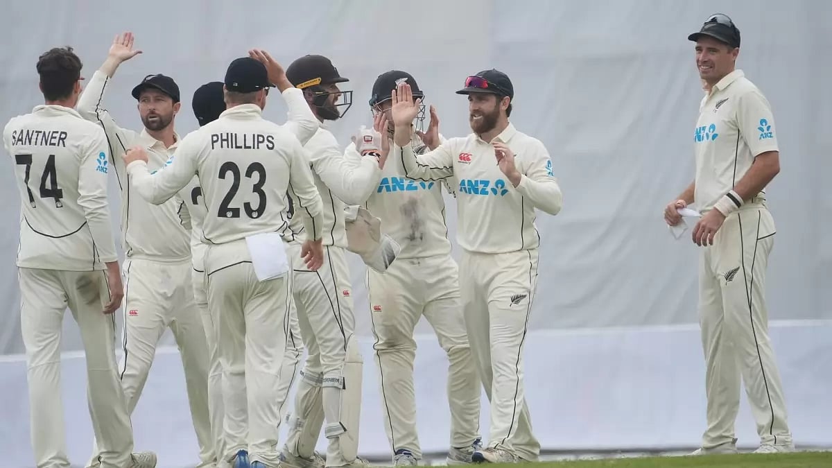 New Zealand celebrate a Bangladesh wicket during the second Test in Mirpur. 