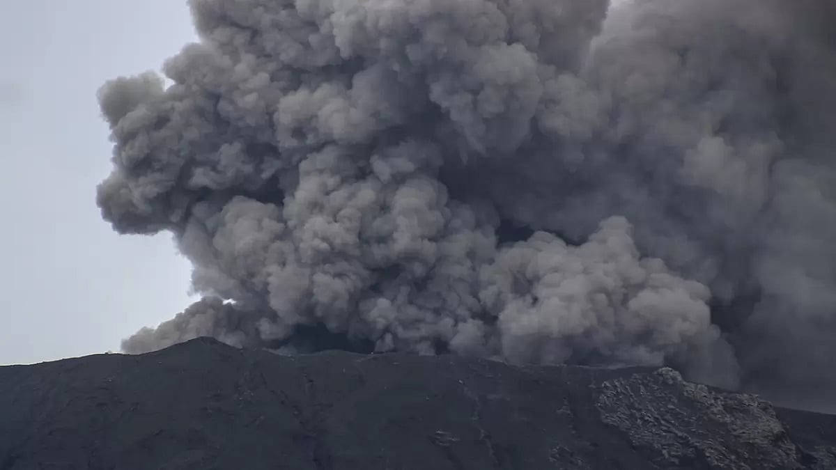 Indonesia Mount Merapi Volcano Eruption