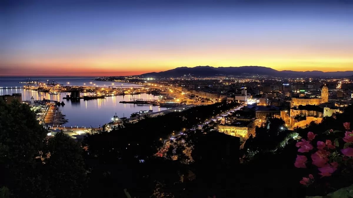 Panoramic view of Malaga at night; © Area de Turismo Ayuntamiento de Málaga