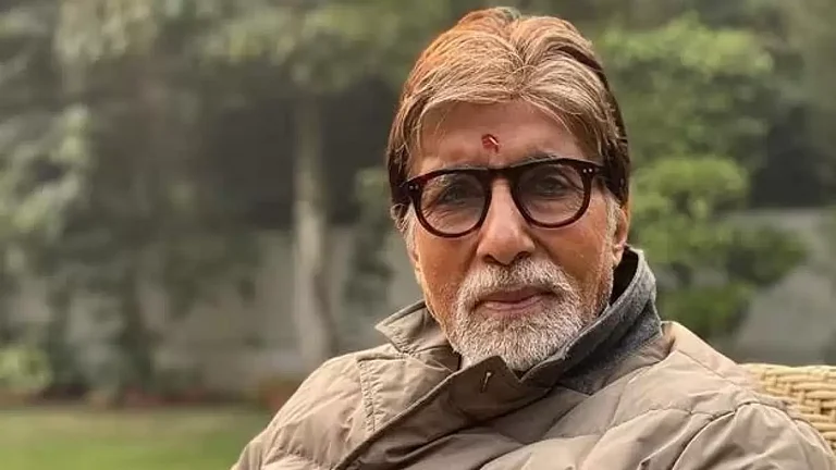 Actor Amitabh Bachchan pens emotional note for mother Teji Bachchan on her death anniversary - Instagram