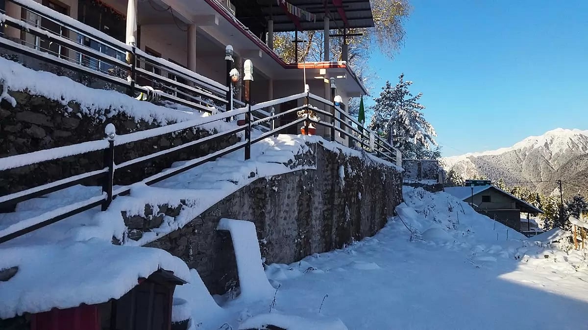 Snowfall in Chamoli