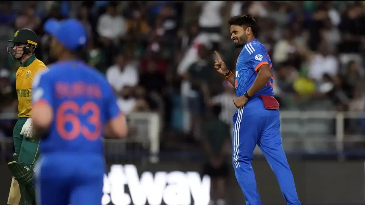 Mukesh Kumar celebrating after taking the wicket of Matthew Breetzke in the 3rd T20I against South A