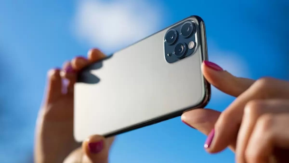 Rajasthan: Panchayat Bans Daughters-in-Law from Using Camera Phones
