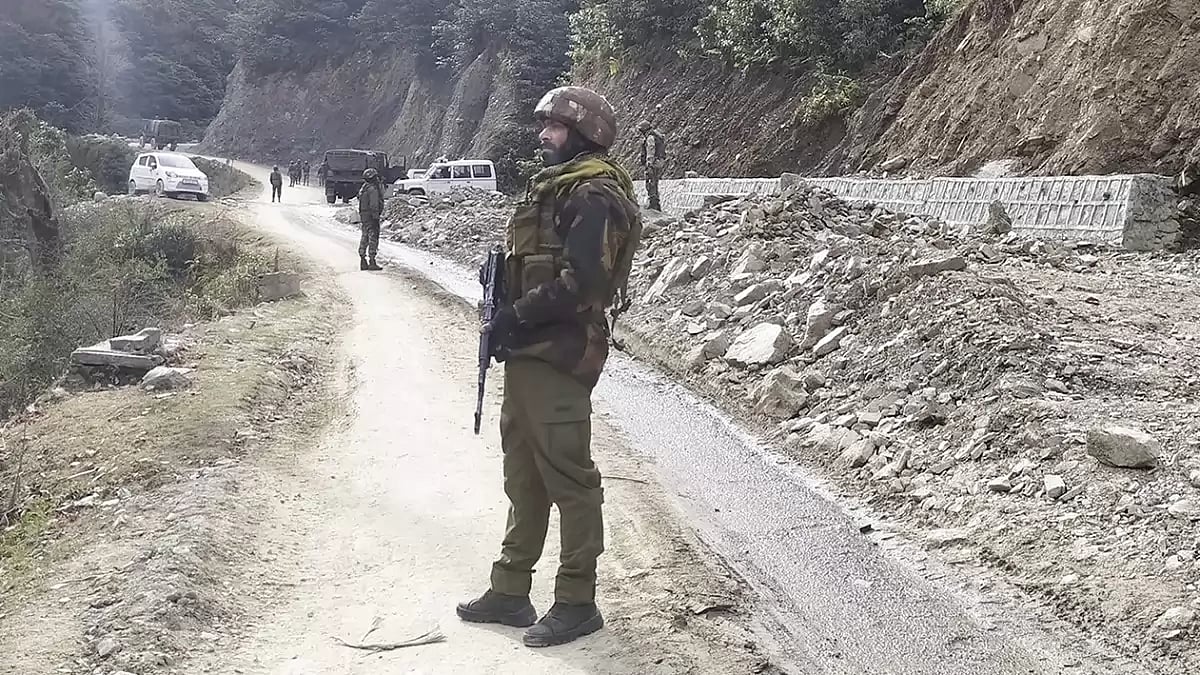 Terrorists ambush Army vehicles in Poonch - null