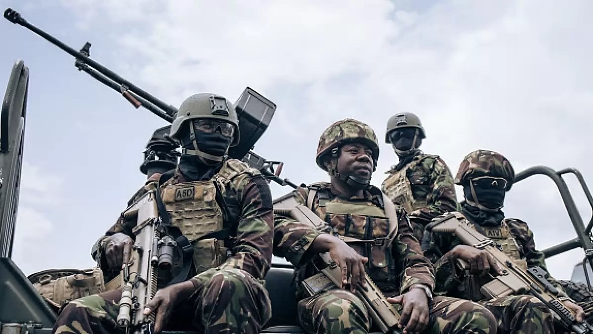 Kenyan soldiers land in the city of Goma, eastern Democratic Republic of Congo on November 12, 2022