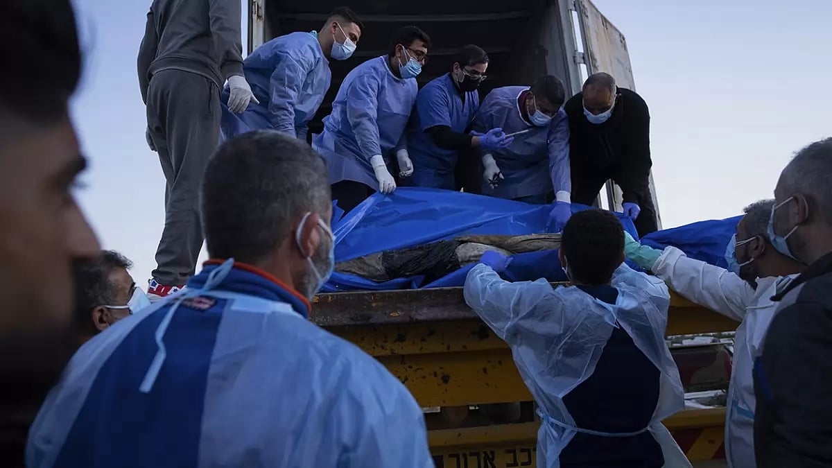 Palestinians Mass Funeral