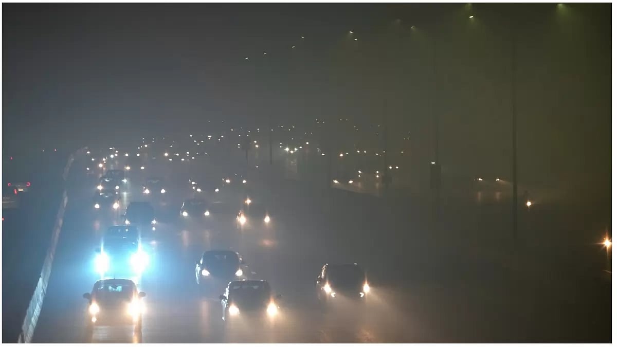 Dense fog cover in Delhi-NCR 