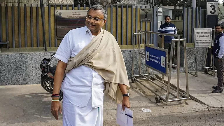 Karti Chidambaram appears before ED - null