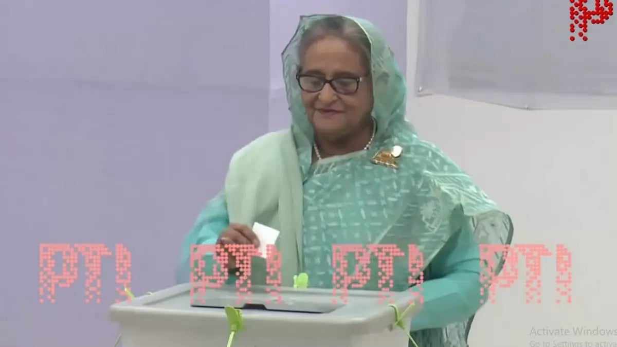 Bangladesh PM Sheikh Hasina casting her vote.