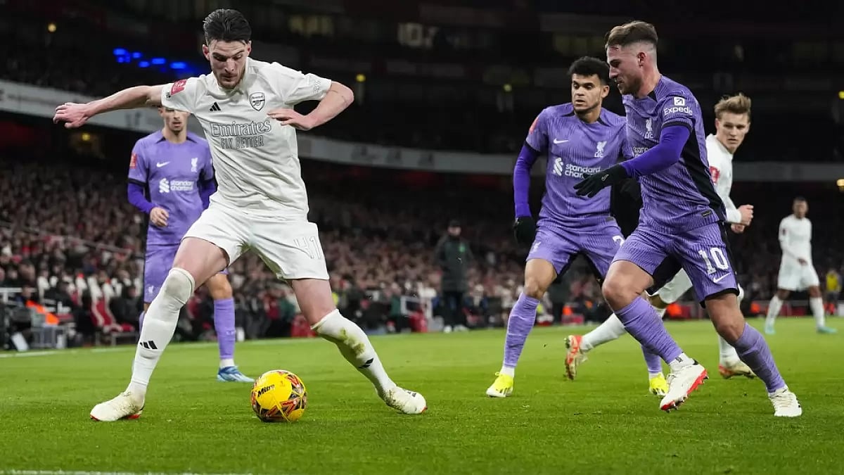 Arsenal in action against Liverpool at the Emirates in the FA Cup third round