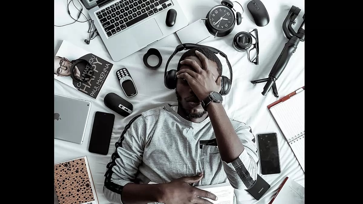 Digital Detox: 7 Strategies to Reduce Screen Time and Reconnect with Life
