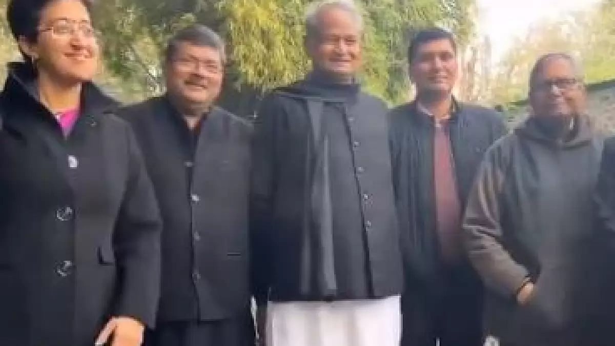 Congress and AAP leaders during the meeting over seat-sharing in New Delhi