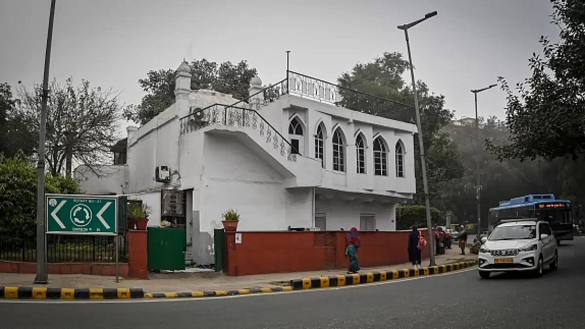 A view of Sunehari Bagh Masjid at Motilal Nehru Marg, near Central Secretariat, on January 5, 2024