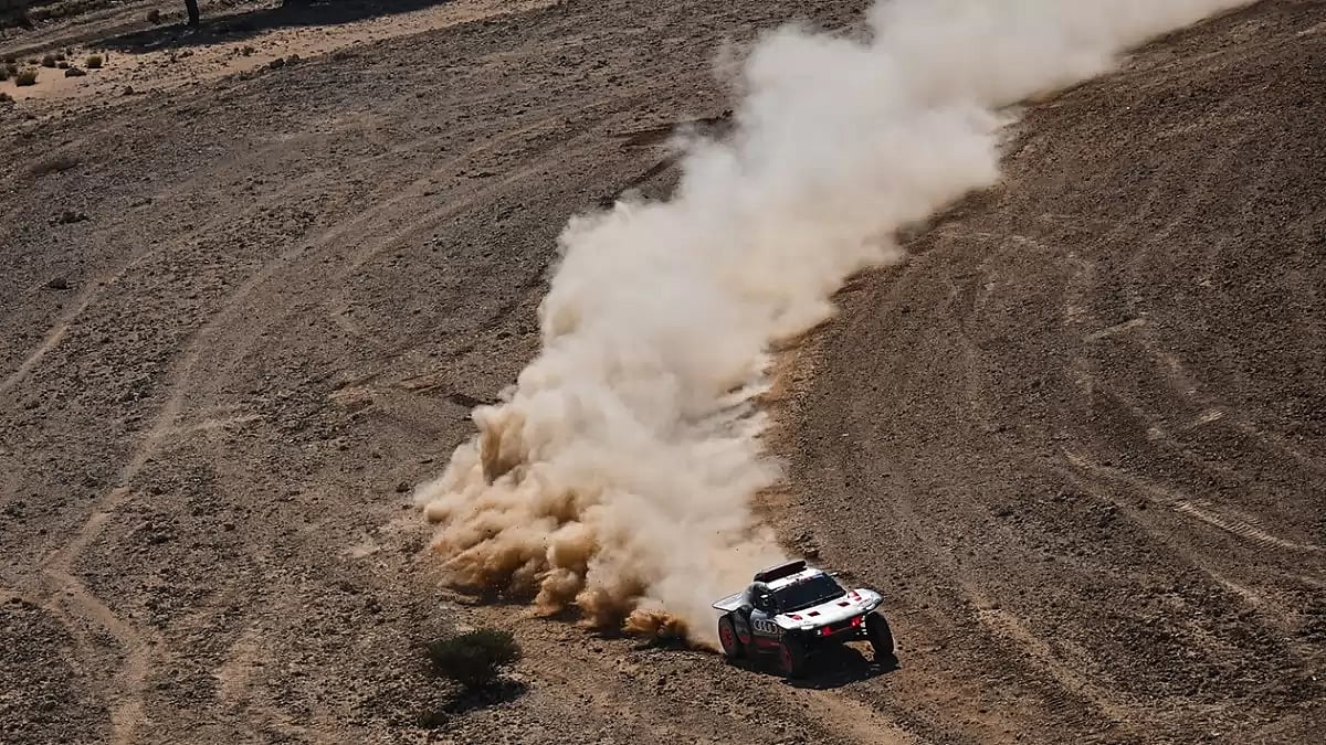 Carlos Sainz and Lucas Cruz