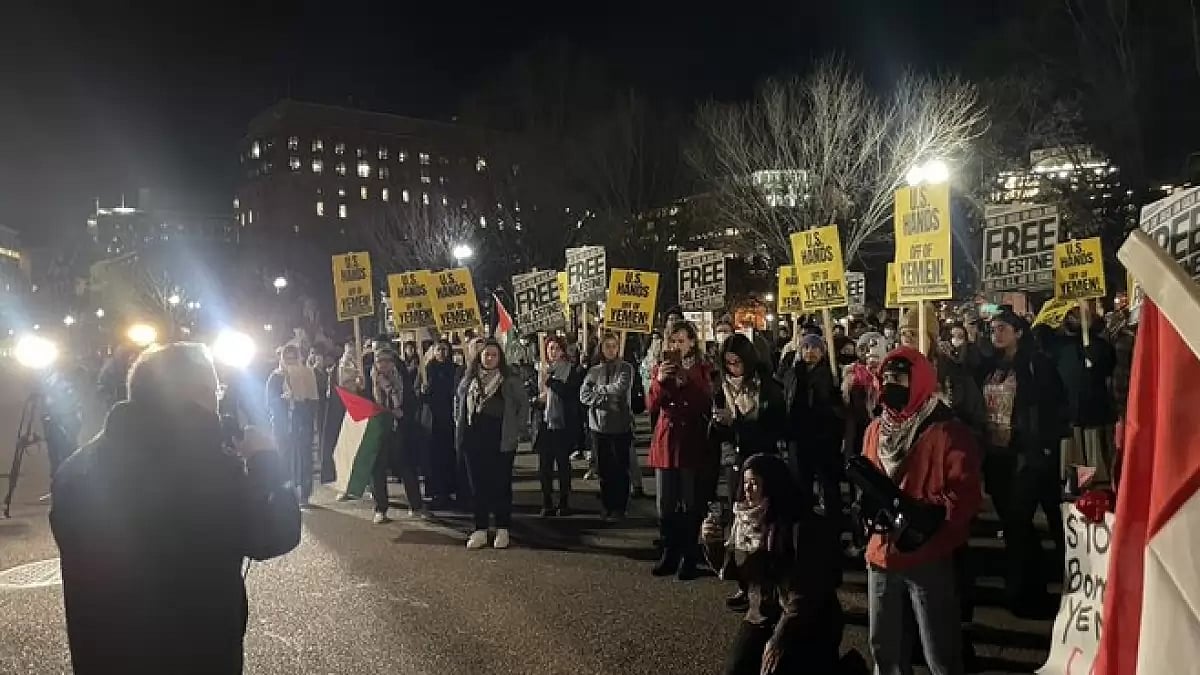 Protest by the anti-war ANSWER alliance outside White House on Friday