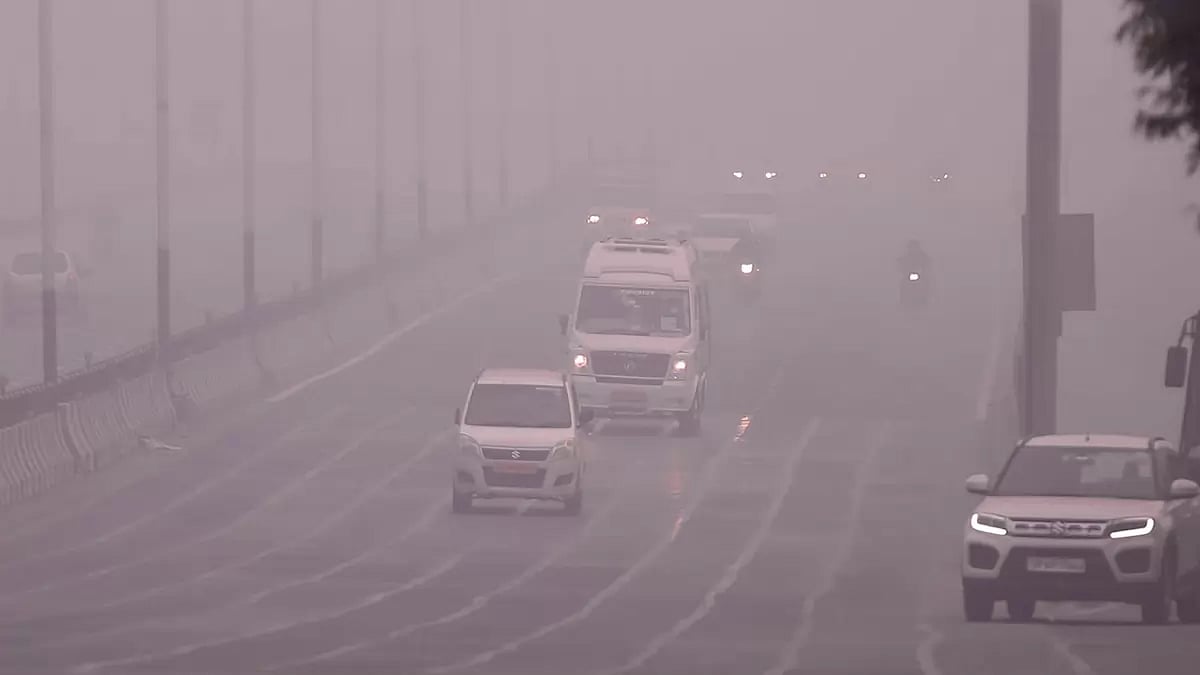 Winter fog in Noida