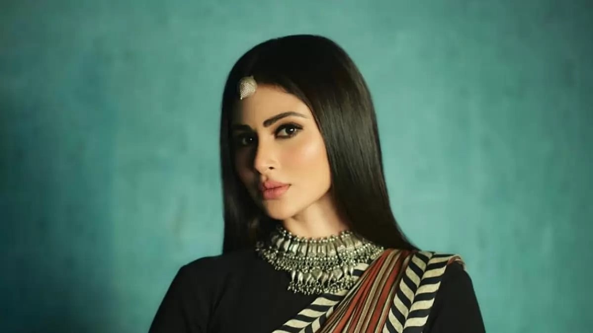 Mouni Roy 
