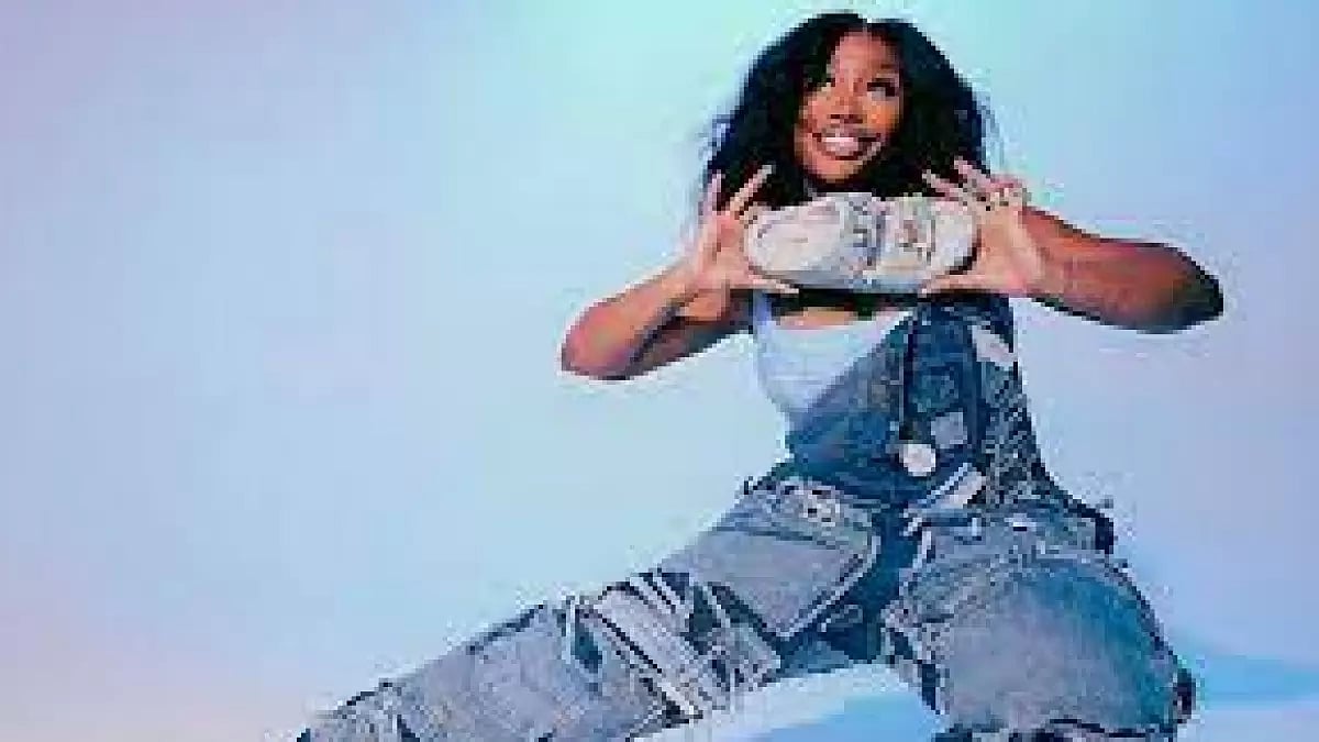 Singer SZA