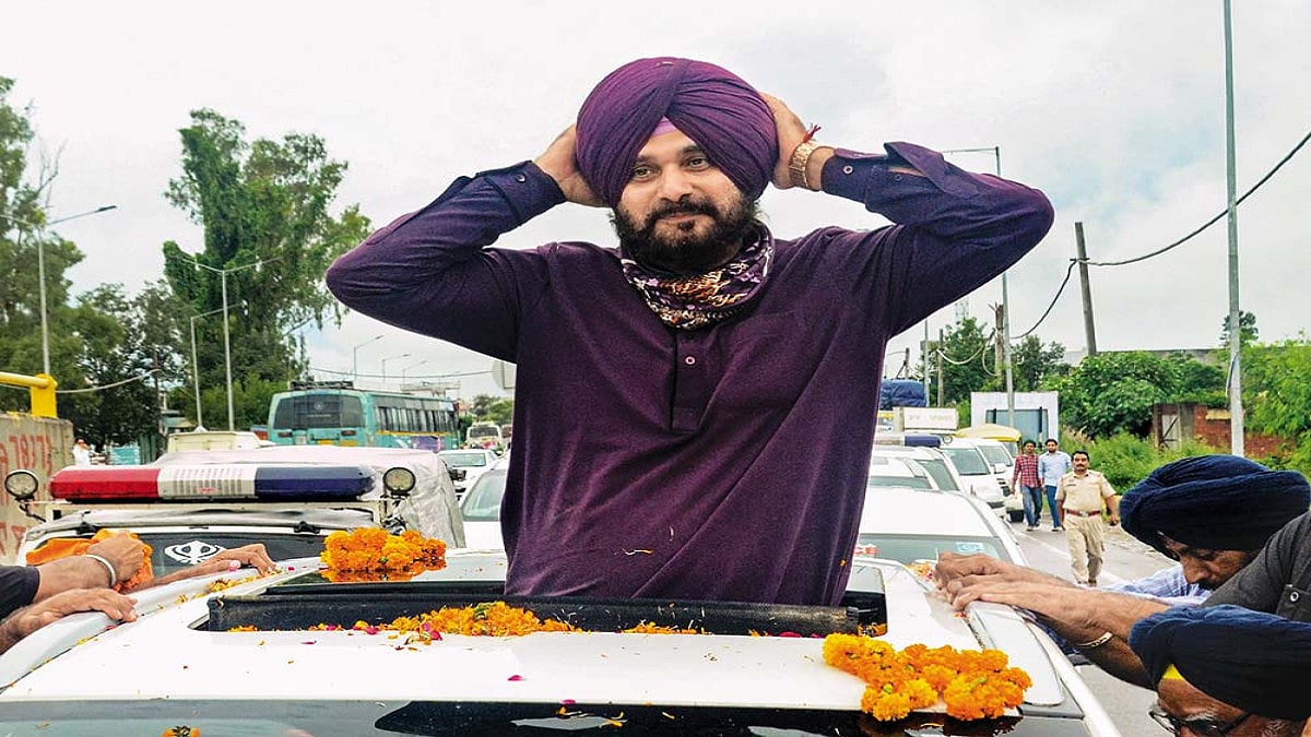 Can Amarinder And Sidhu Lead Congress To Poll Battle As A United Army?