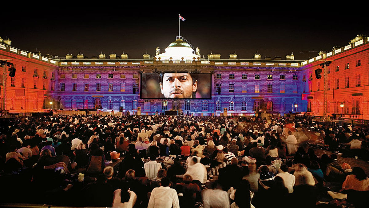 Global Desi: Raj Or Rahul, SRK Is Equally At Home In New York Or Patiala