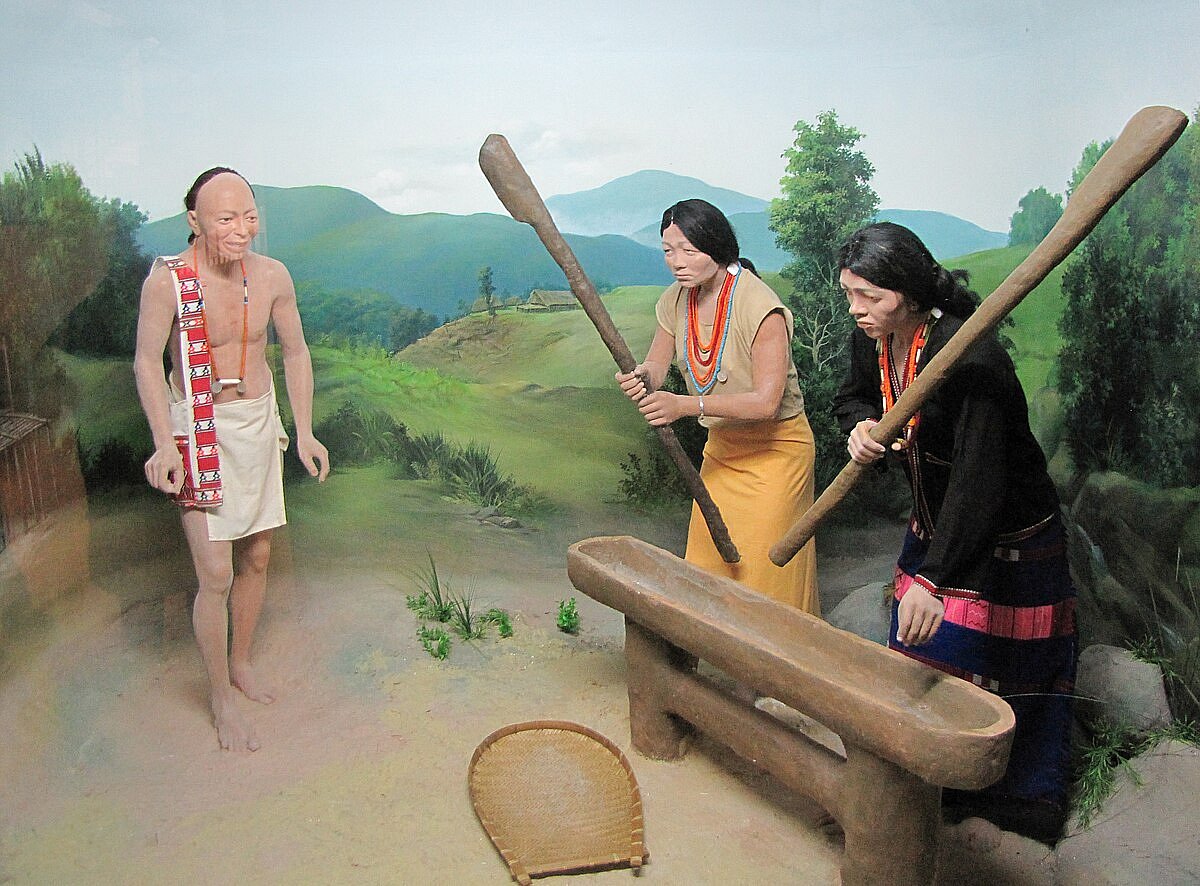 AshLin/Wiki Commons : Diorama and wax figures of Nocte people at Jawaharlal Nehru Museum, Itanagar, Arunachal Pradesh