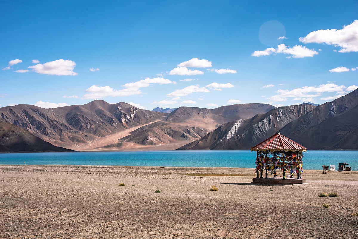 Shutterstock : Pangong Tso’s vivid blues framed by Ladakh’s stark mountains