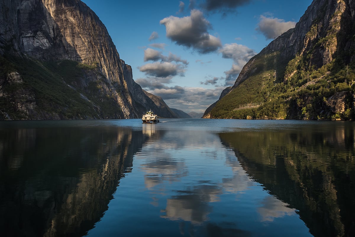 Shutterstock : A glimpse of the landscape of Norway
